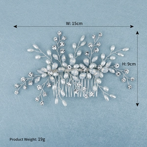 Detailed dimensions of bridal hair comb showing 15cm width and 19g weight on blue background