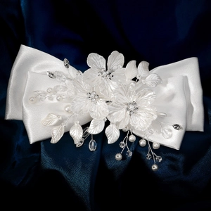 Barrette à nœud en satin blanc élégant avec perles et fleurs en acrylique de mariée