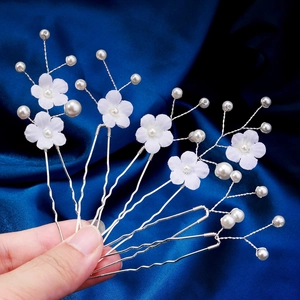 Lot de pics à chignon de mariée avec fleurs blanches en tissu et perles de mariage
