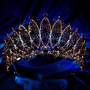Luxury Baroque Gold Alloy Black Rhinestone Crown Gothic Vintage Pageant Queen Tiara For Women Halloween Wedding Party Jewelry