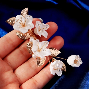Fermaglio per Capelli con Fiori Bianchi Fatto a Mano Foglia d'Oro Strass Perla Artificial Accessori per Capelli da Sposa Dolce Clip a Becco d'Anatra Donna