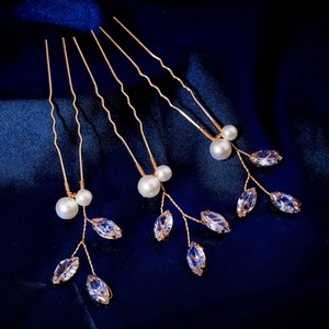 Set de trois épingles à cheveux feuilles dorées avec perles et cristaux de zircon
