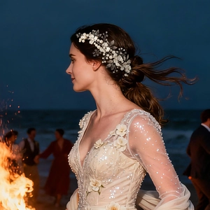 Peigne à cheveux fait main avec fleurs en acrylique blanc, perles et cristaux pour mariée