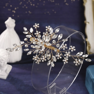 Exquisite Braut-Haarklammer mit Kristallen und Perlen auf vergoldeten Blumen-Zweigen