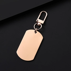 Porte-clés en acier inoxydable brossé or rose avec fermoir en D et plaque rectangulaire