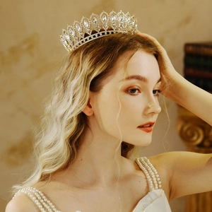 Vintage Luxurious Gold Alloy Rhinestone Bridal Crown Hollow Floral Wedding Tiara For Women Party Hair Accessories