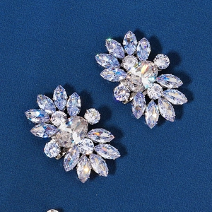 Boucles de chaussures amovibles de luxe avec fleurs en zircon pour talons hauts de mariée