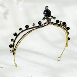 Vintage gold bridal crown with black crystals and pearls for wedding banquet dresses