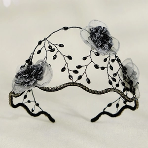 Serre-tête de luxe fait main avec fleurs en organza noires et perles de cristal
