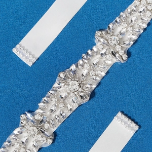 Ceinture de mariée faite main avec strass marquise sur ruban blanc pour robe de mariée