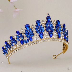 Lussuosa corona da sposa barocca con strass blu intenso e base in lega dorata