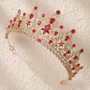 Couronne de mariée de luxe dorée avec strass rouges et ornements floraux en zircon