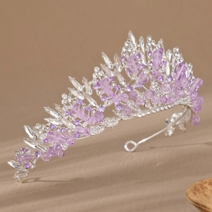 Diadème de mariée exquis avec cristaux violets et strass brillants sur cadre en métal argenté