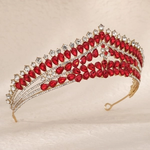 Couronne de mariée de luxe avec strass rouges en forme de goutte et alliage doré