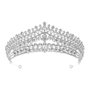 Couronne de mariée luxueuse avec strass étincelants et motifs floraux en alliage argenté