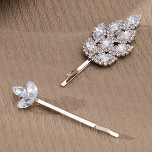 Ensemble de barrettes à cheveux argentées avec zircons en forme de feuilles