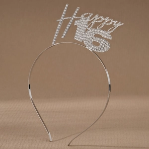 Détail du serre-tête argenté avec strass Happy 16 étincelants pour les fêtes d'anniversaire