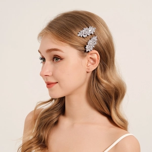 Pince à Cheveux de Luxe en Zirconia Feuille Pince à Bec de Canard Scintillante Coiffe de Fleur Élégante Accessoires Cheveux Femme