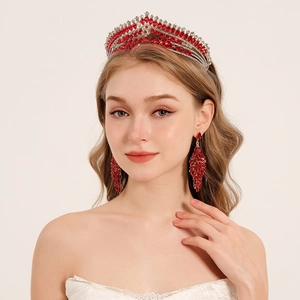Luxus Brautschmuck-Set mit roter Kristall-Tiara und passenden Ohrringen für Hochzeiten
