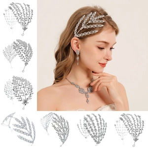 Détail de la parure de mariage en cristal avec serre-tête, collier et boucles d'oreilles