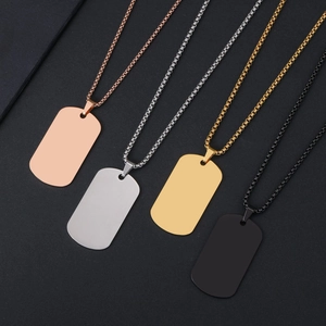 Gepolijste roestvrijstalen dog tag kettingen in de kleuren goud, zilver, roségoud en zwart