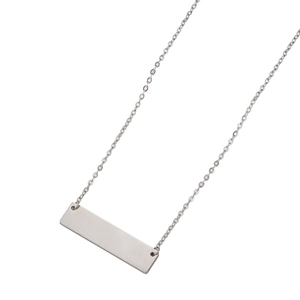 Collana minimalista in acciaio inossidabile con pendente a barra lucida e catena sottile