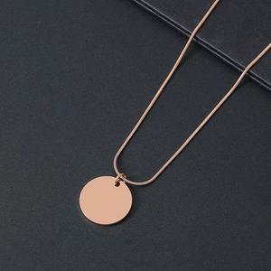 Minimalistische roségoldene Edelstahl Schlangenkette mit glattem runden Anhänger-Charm