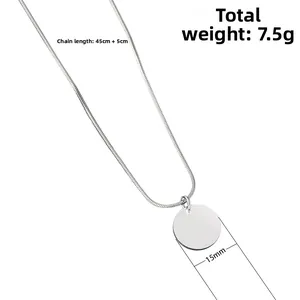 Detailansicht der silbernen Schlangenkette mit 15mm Rundanhänger und Größenabmessungen