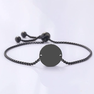 Bracciale regolabile nero in acciaio inossidabile con piastra rotonda e catena a scatola
