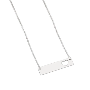Collier barre en acier inoxydable argenté avec cœur évidé sur une chaîne à maillons en O