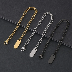 Minimalistisches Büroklammer-Armband in Gold, Silber und Schwarz mit Oval-Tag