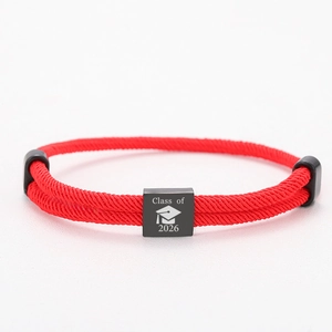 Rotes Milan-Seilarmband mit gravierter schwarzer Edelstahperle zum Abschluss 2026