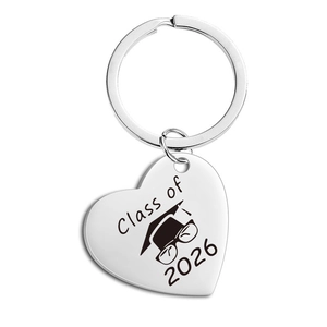 Porte-clés cœur poli en acier inoxydable avec gravure Class of 2026 pour remise de diplôme
