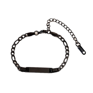 Gepolijste zwarte roestvrijstalen ID-armband voor kinderen met Figaro-schakel en karabijnsluiting