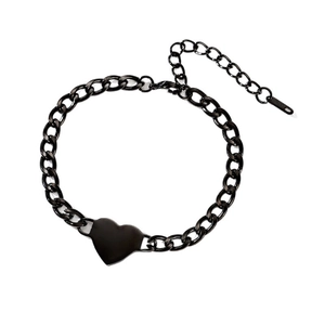 Poliertes schwarzes Edelstahl-Cuban-Kettenarmband mit Herzanhänger und Karabinerverschluss