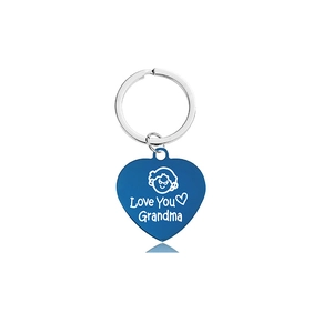 Blauwe hartvormige metalen sleutelhanger met Love You Grandma gravure en zilveren ring