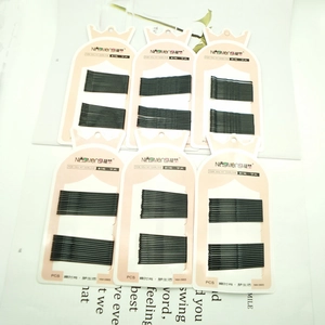 Set di 24 forcine in metallo nero opaco su cartoncini per lo styling dei capelli