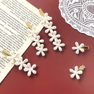 French Vintage Imitation Artificial Pearl Flower Hair Clip Elegant Alloy Gold Duckbill Clip For Women Daily Wedding Hair Accessory