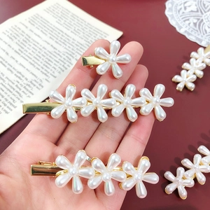Elegant French style mini pearl flower hair clips with gold metal base for women