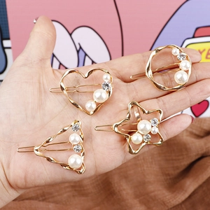 Eleganti Fermagli per Capelli in Metallo Dorato per Donna Künstliche Perle Strass Cavo Geometrico Cuore Stella Rotondo Triangolo Gioielli
