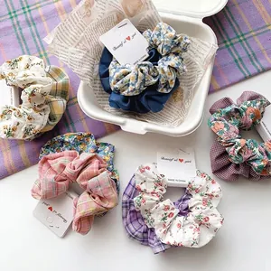 Französisches Haargummi-Set mit Blumenmuster und Karos im Vintage-Stil für Mädchen