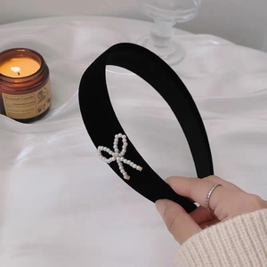 Vintage Black Velvet Hairband With Faux Artificial Pearl Bowknot Wide Headband For Women Elegant French Style Hair Accessories