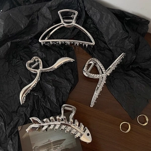 Large Metal Hair Claw Clips Minimalist French Retro Shark Hair Clamps For Women Non Slip Strong Hold Silver Finish Headwear Hair Accessories