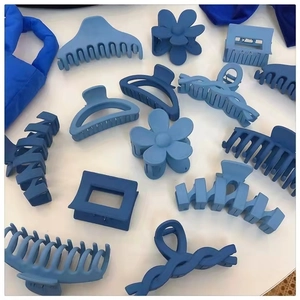 Set di mollette per capelli blu Klein opaco con forme floreali e geometriche da donna