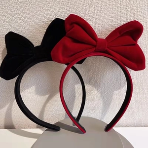 Eleganti cerchietti con fiocchi di velluto rosso e nero in stile vintage dolce