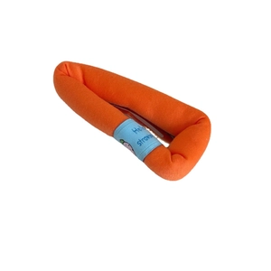Grande pince à cheveux orange en éponge avec étiquette fraise et texture tricotée