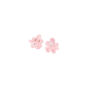 Paio di mini mollette per capelli a fiore rosa con perle su sfondo bianco