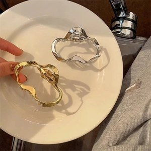 Irregular geometric wave metal hair claw clips in gold and silver finish set