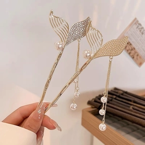 Elegant gold mermaid tail hair pins with pearl tassels and rhinestones for hair styling