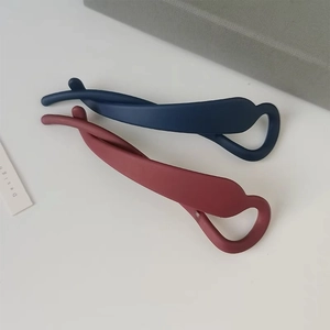 Détails de pinces à cheveux banane mates en bleu marine et bordeaux au design torsadé